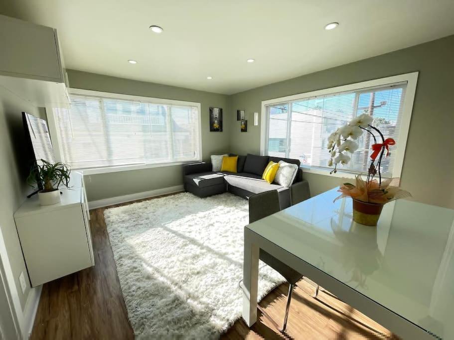1bd Modern Venice 12b Apartment *