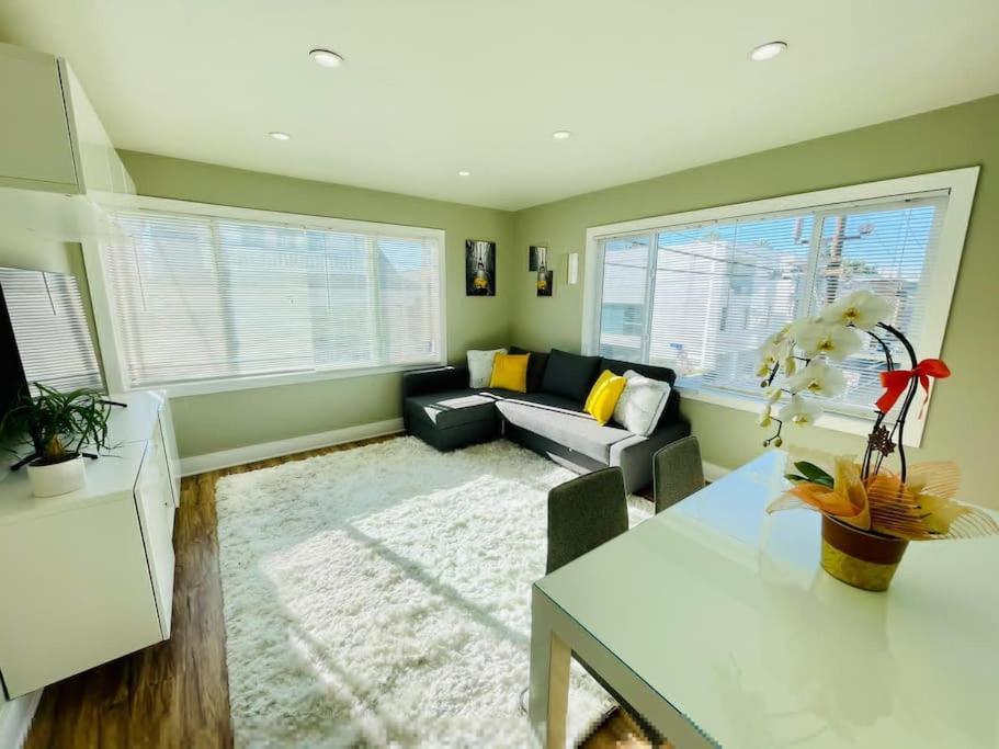 1bd Modern Venice 12b